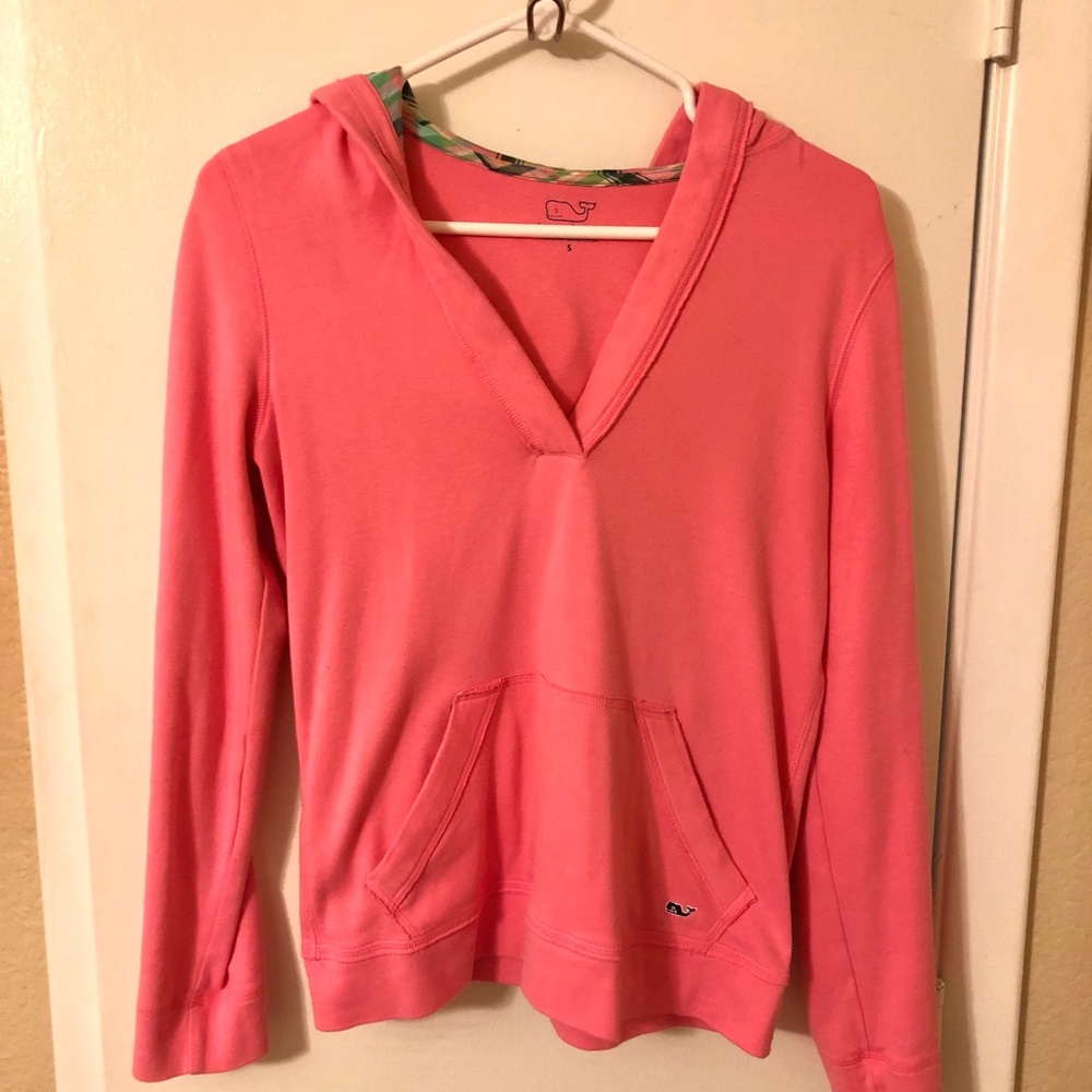 Woman’s Small Pink Vineyard Vines Pullover.